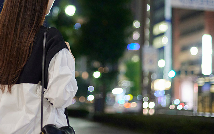 事前予約で平日23時まで相談可能！